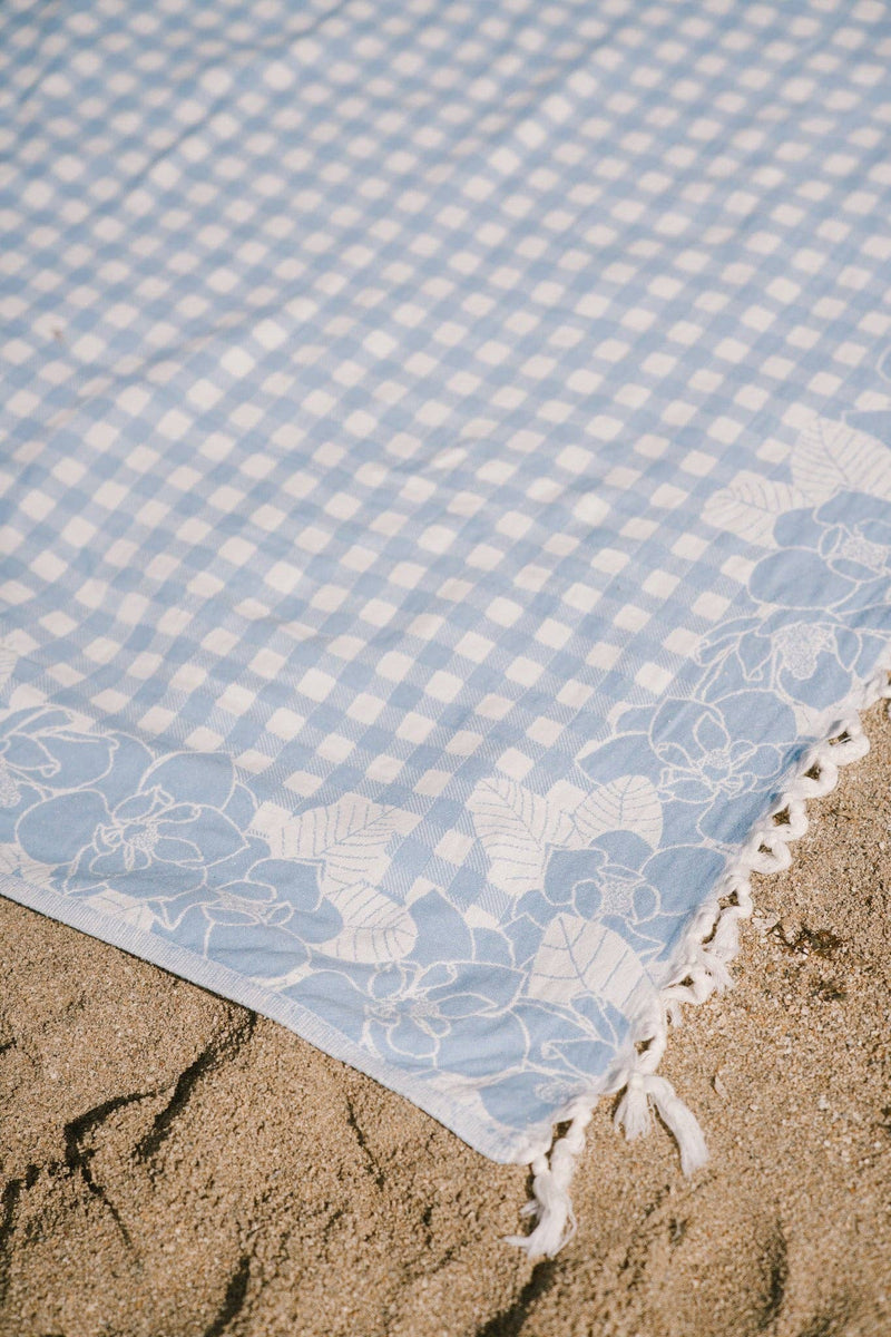 Magnolia Picnic Luxe Hawaiian Blanket for 2