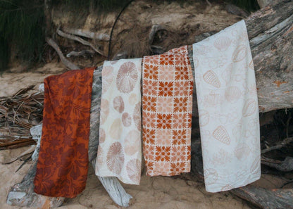 Mākuʻe Floral Pareo