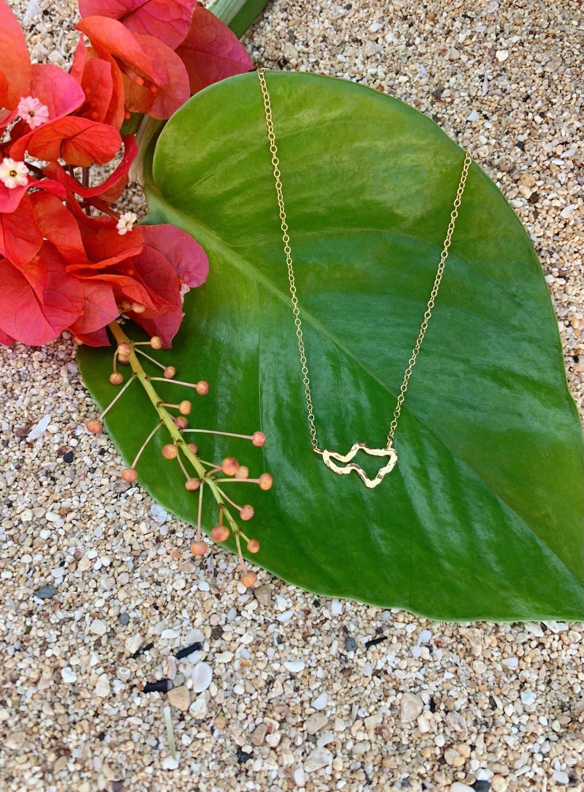 Silhouette Single Hawaiian Island Pendant Necklace