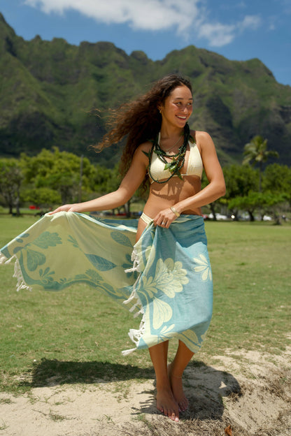 Naupaka Dreams Luxurious Towel