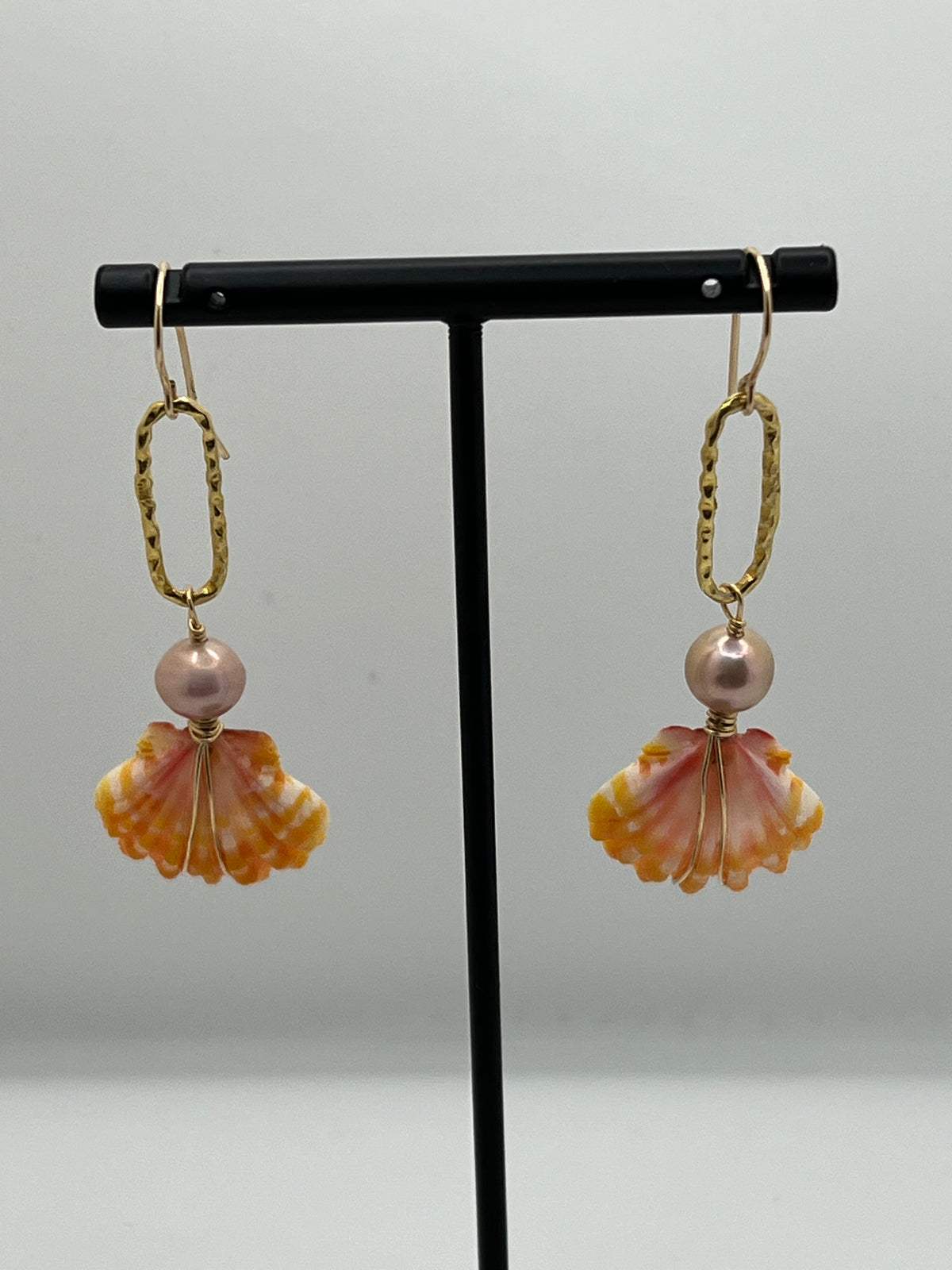 Sunrise Shell with Edison Pearl Drop Earrings