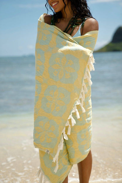 Vintage Keni Luxe Hawaiian Beach Towel